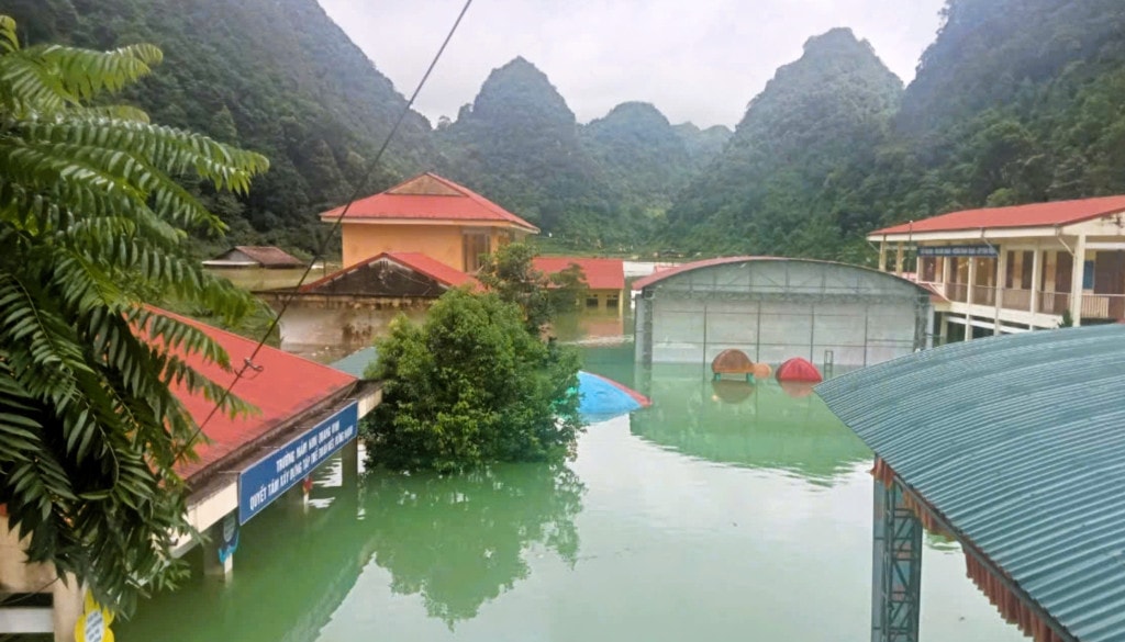 Mưa lũ ảnh hưởng tới nhiều điểm trường tại Cao Bằng, Bộ GĐ-ĐT yêu cầu ứng trực 24/24 -0