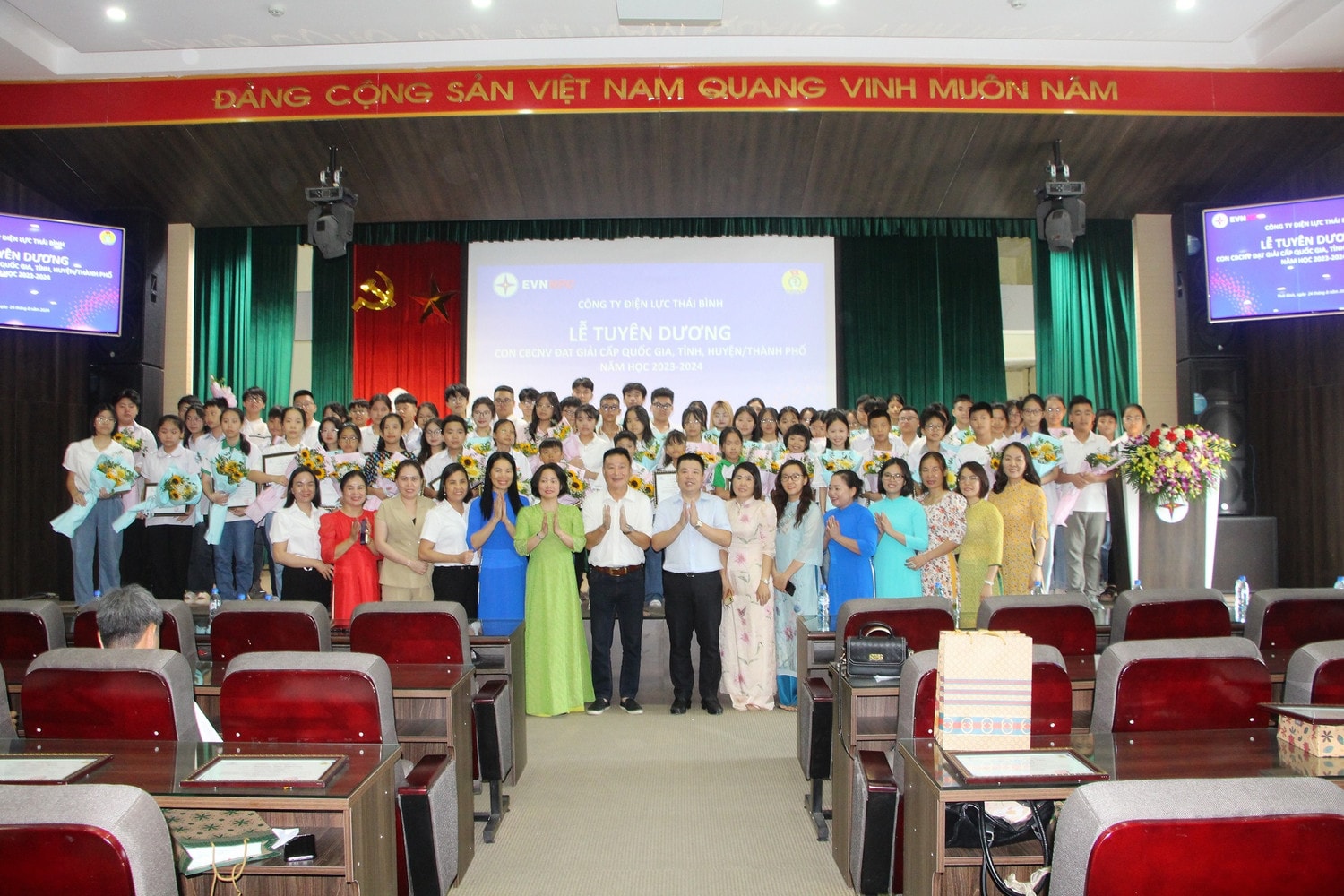 PC Thái Bình tổ chức tuyên dương các cháu học sinh giỏi năm học 2023- 2024 -0