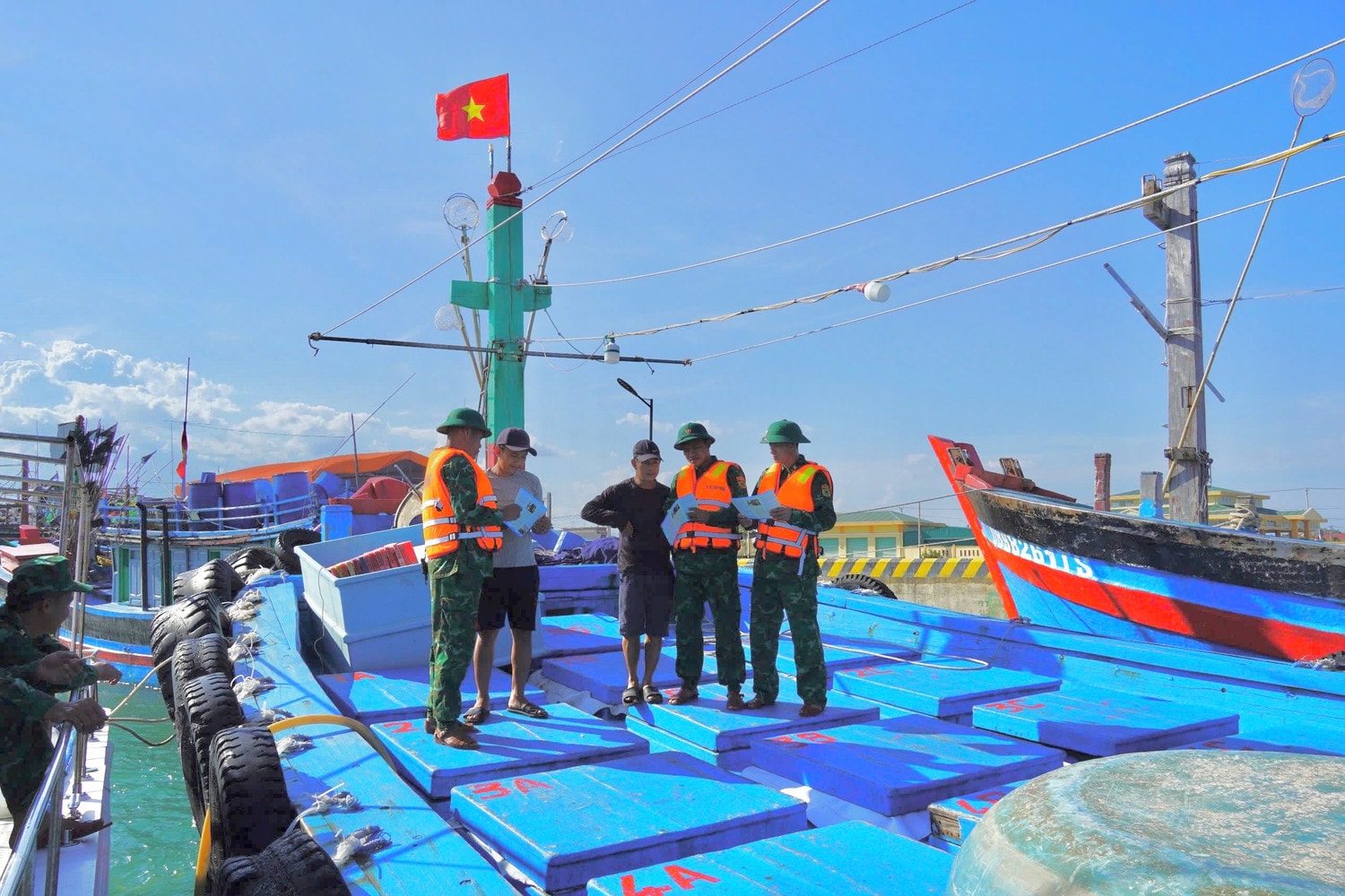 Những cột mốc chủ quyền trên vùng biển Tổ quốc -0