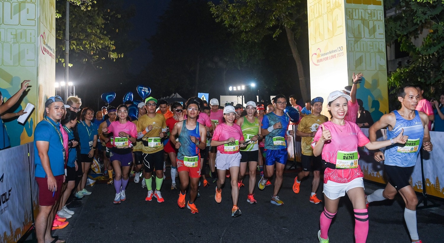 Đón thu Hà Nội cùng Vietnam Airlines - Run for Love -0