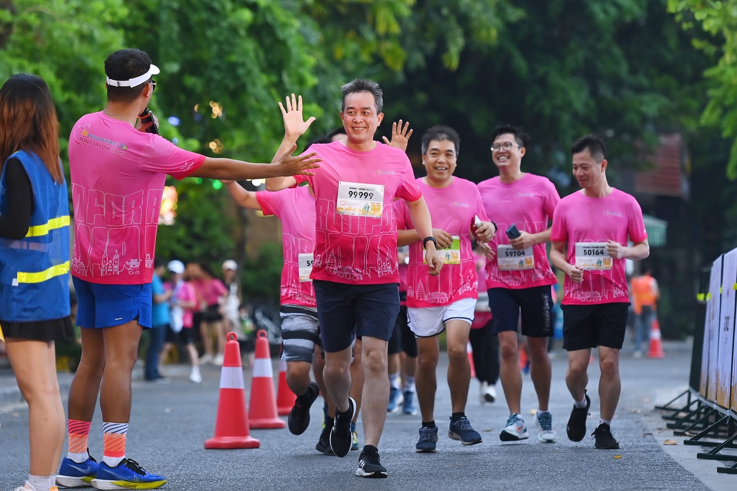 Đón thu Hà Nội cùng Vietnam Airlines - Run for Love -0