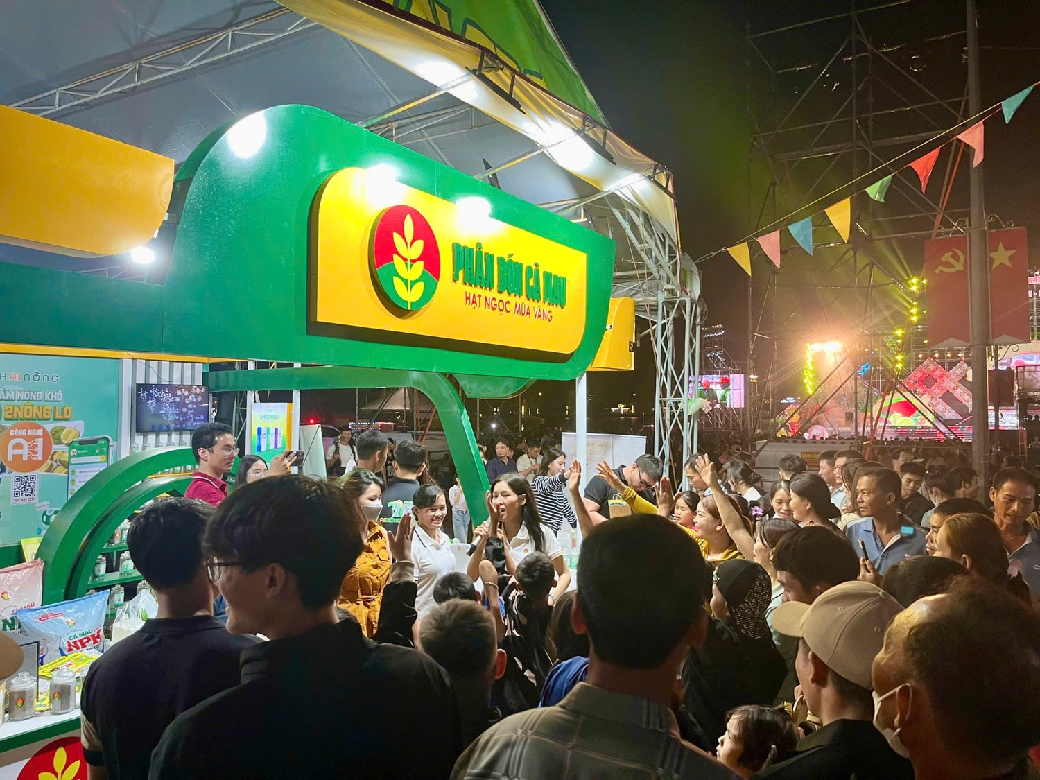 PVCFC đồng hành nâng cao giá trị sầu riêng Việt Nam -0