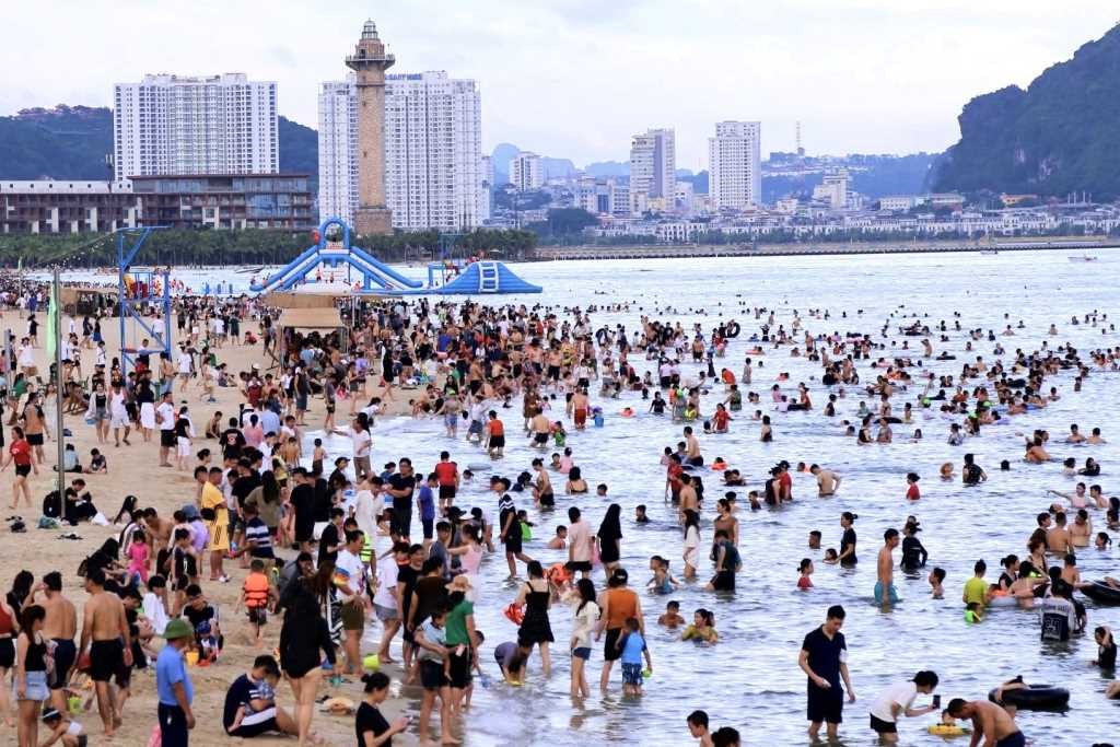 Quảng Ninh đón hơn 455.000 lượt khách trong kỳ nghỉ lễ 2.9 -0