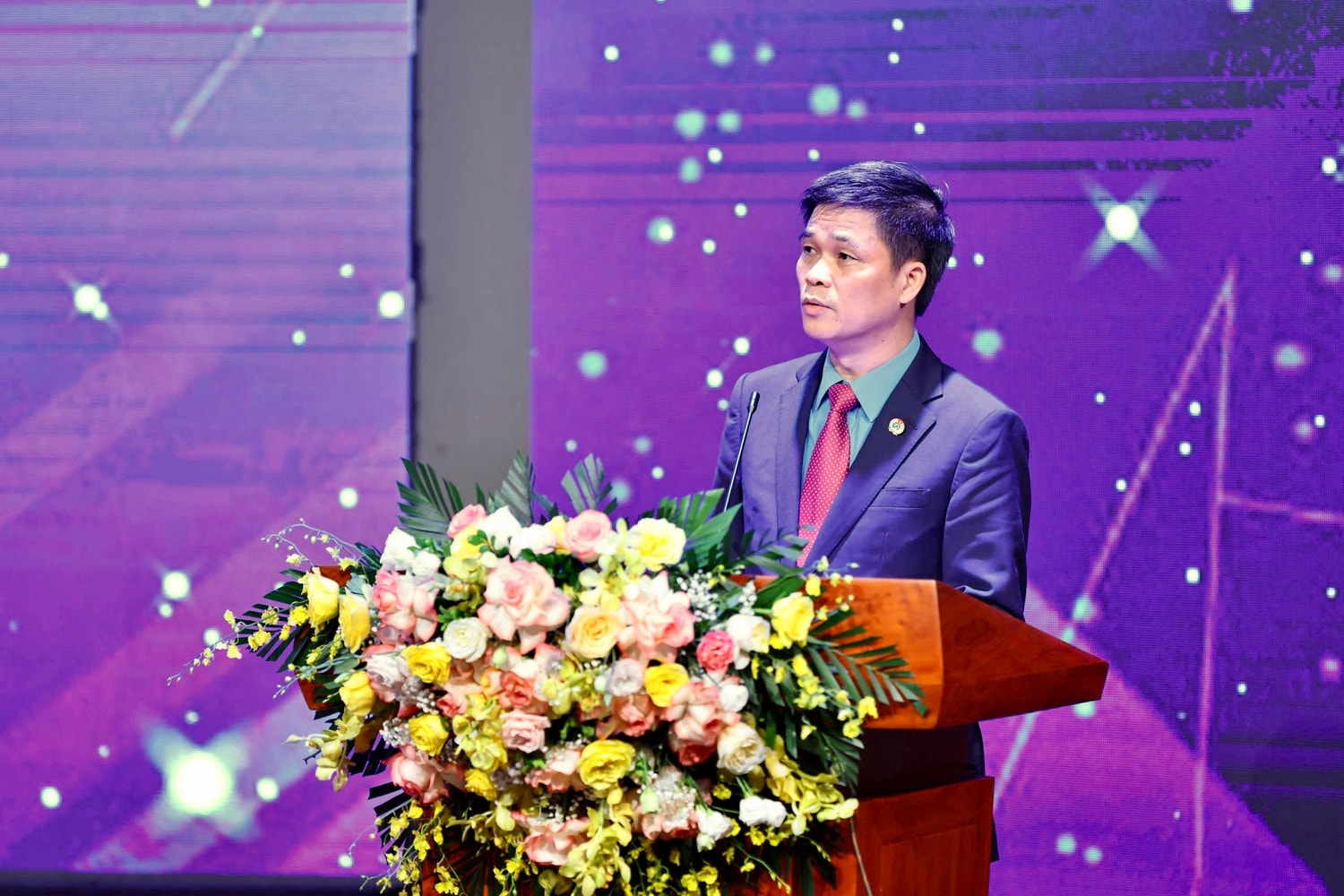 Phó Tổng Liên đoàn Lao động Việt Nam Ngọ Duy Hiểu phát biểu
