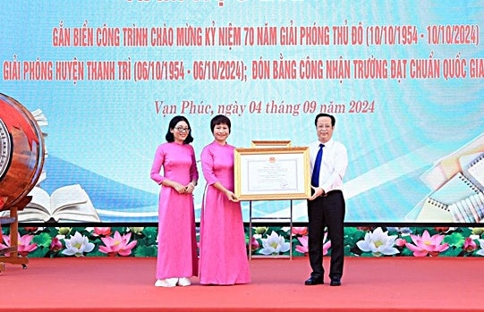 Trường THCS Vạn Phúc, Thanh Trì đón Bằng công nhận Trường chuẩn Quốc gia mức độ 2 -0