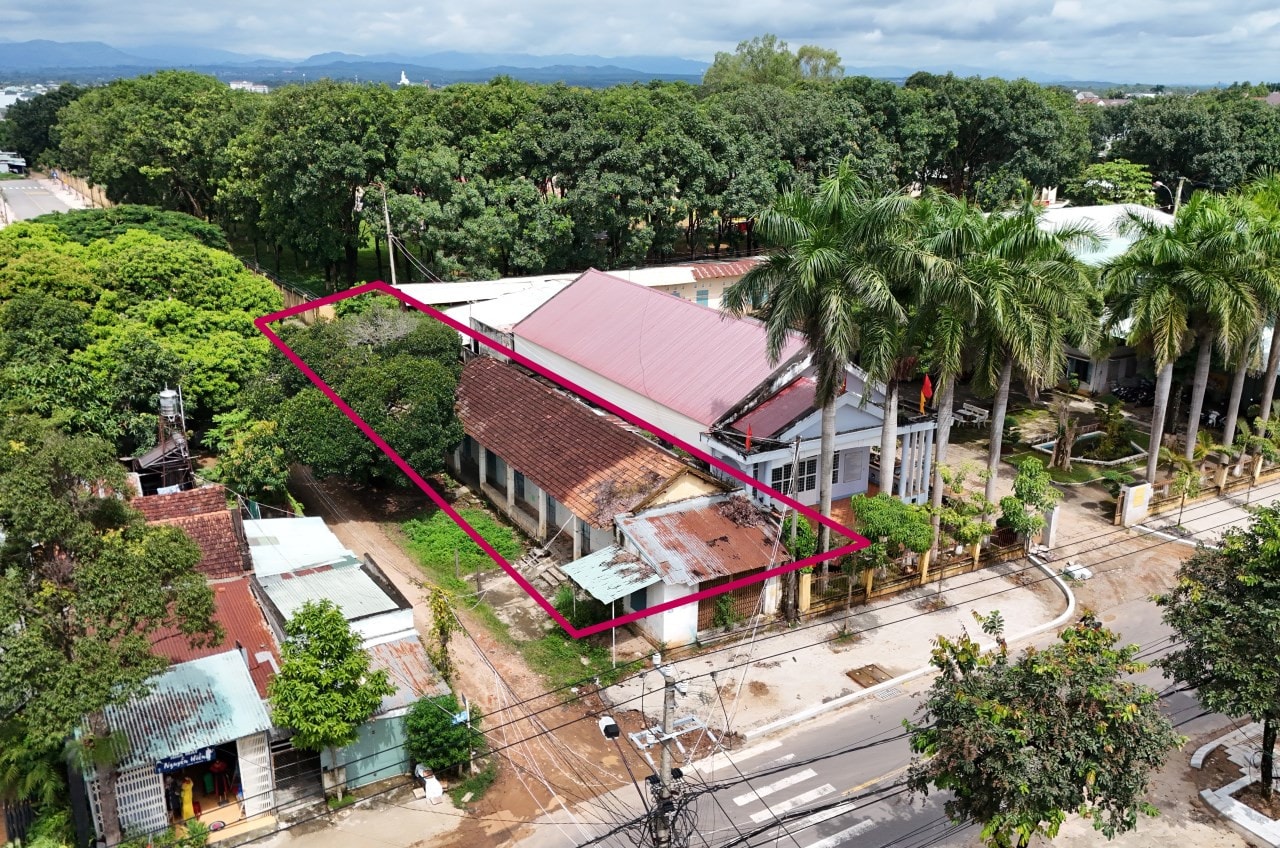 Khu "đất vàng" của Công ty cổ phần cấp nước Kon Tum bị bỏ quên khi thực hiện cổ phần hóa Sai phạm tại Công ty cổ phần cấp nước Kon Tum: “Bỏ quên” khu đất vàng khi cổ phần hóa -0