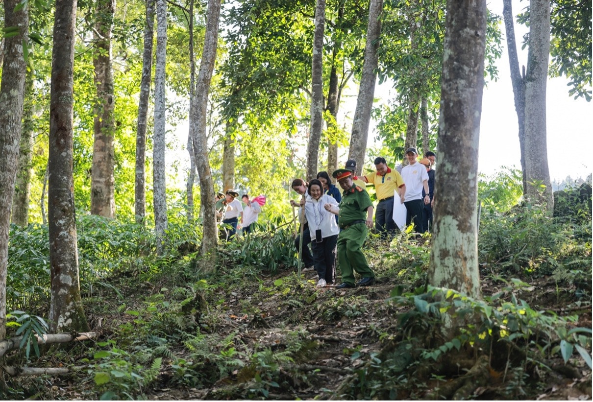Công ty TNHH Đỉnh Vàng phối hợp cùng Công an tỉnh Lào Cai trao tặng 10 căn nhà tình nghĩa nhân dịp Tết Độc lập 2.9 -0