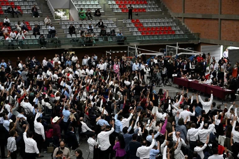 Quốc hội Mexico thông qua dự luật cải tổ tư pháp gây tranh cãi -0