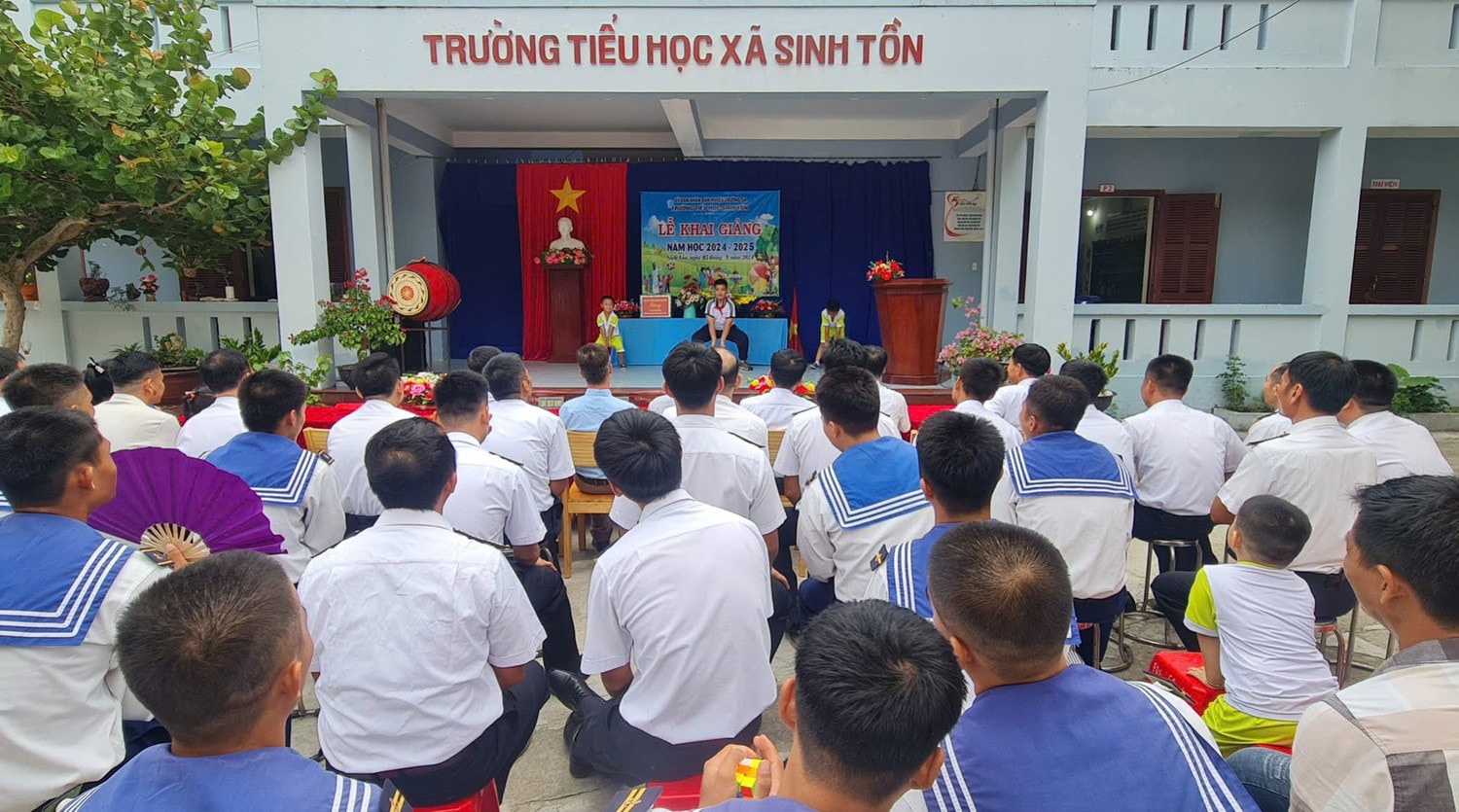 Lễ khai giảng năm học mới trên huyện đảo Trường Sa -0