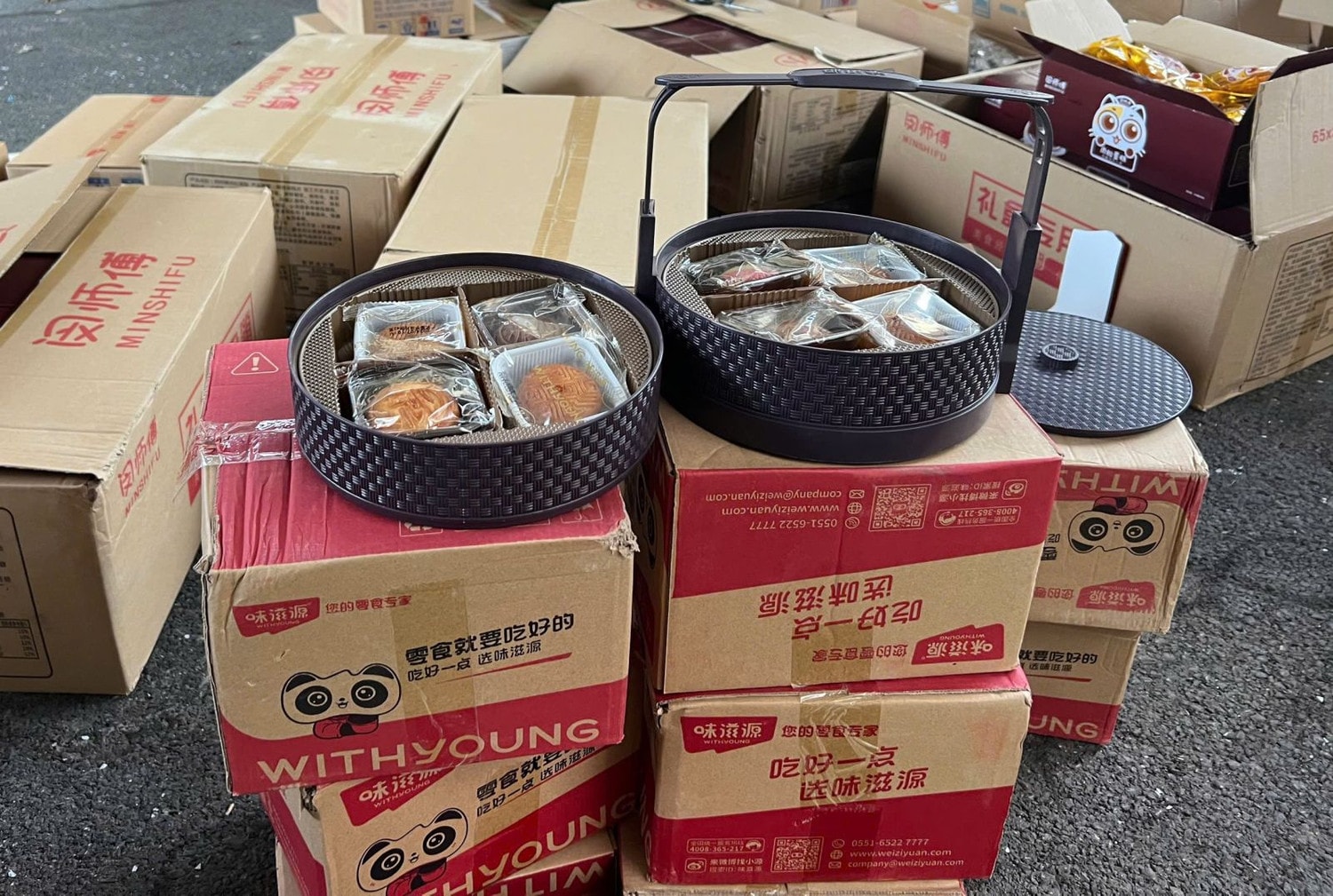 Thu giữ hơn 1.000 sản phẩm bánh trung thu không rõ nguồn gốc -0