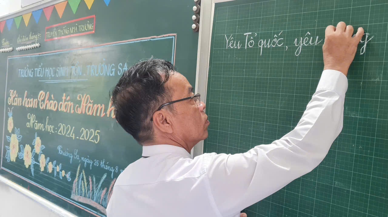 Lễ khai giảng năm học mới trên huyện đảo Trường Sa -0