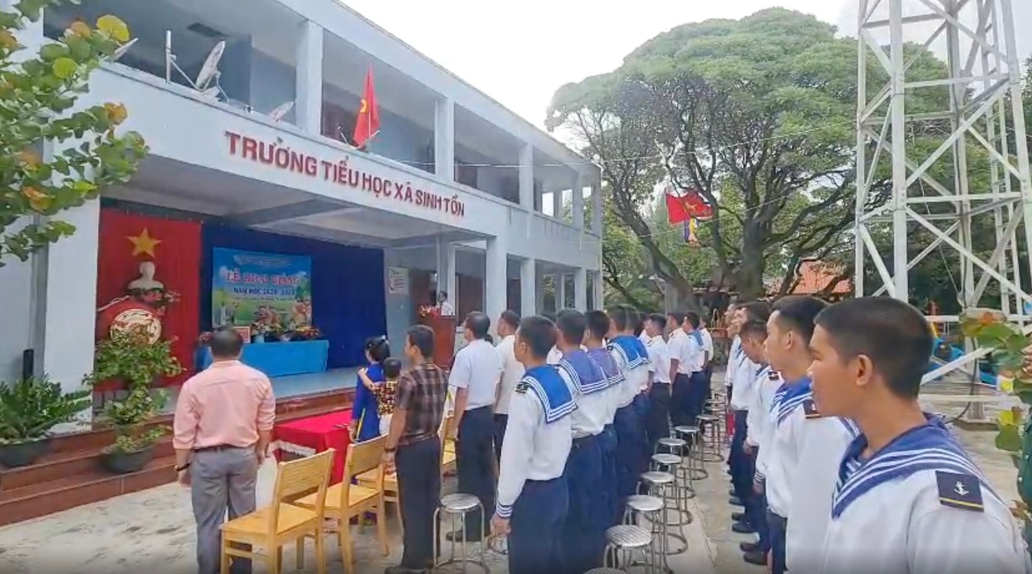 Lễ khai giảng năm học mới trên huyện đảo Trường Sa -0