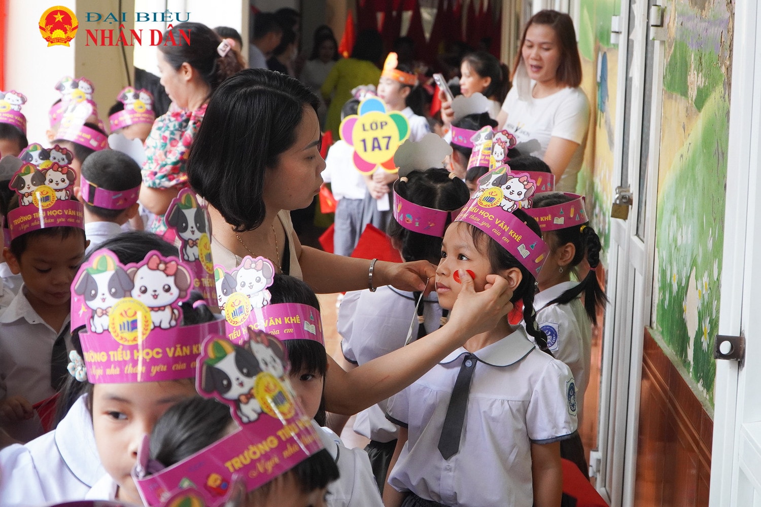Hà Đông (Hà Nội): Trường Tiểu học Văn Khê rộn ràng khai giảng năm học mới -0