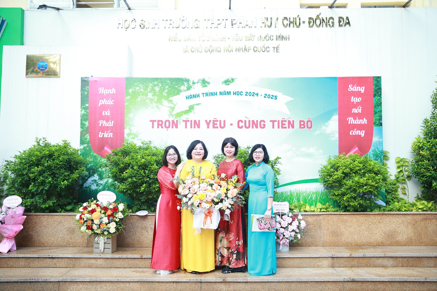 Trường THPT Phan Huy Chú – Đống Đa đón năm học mới với chủ đề: -0