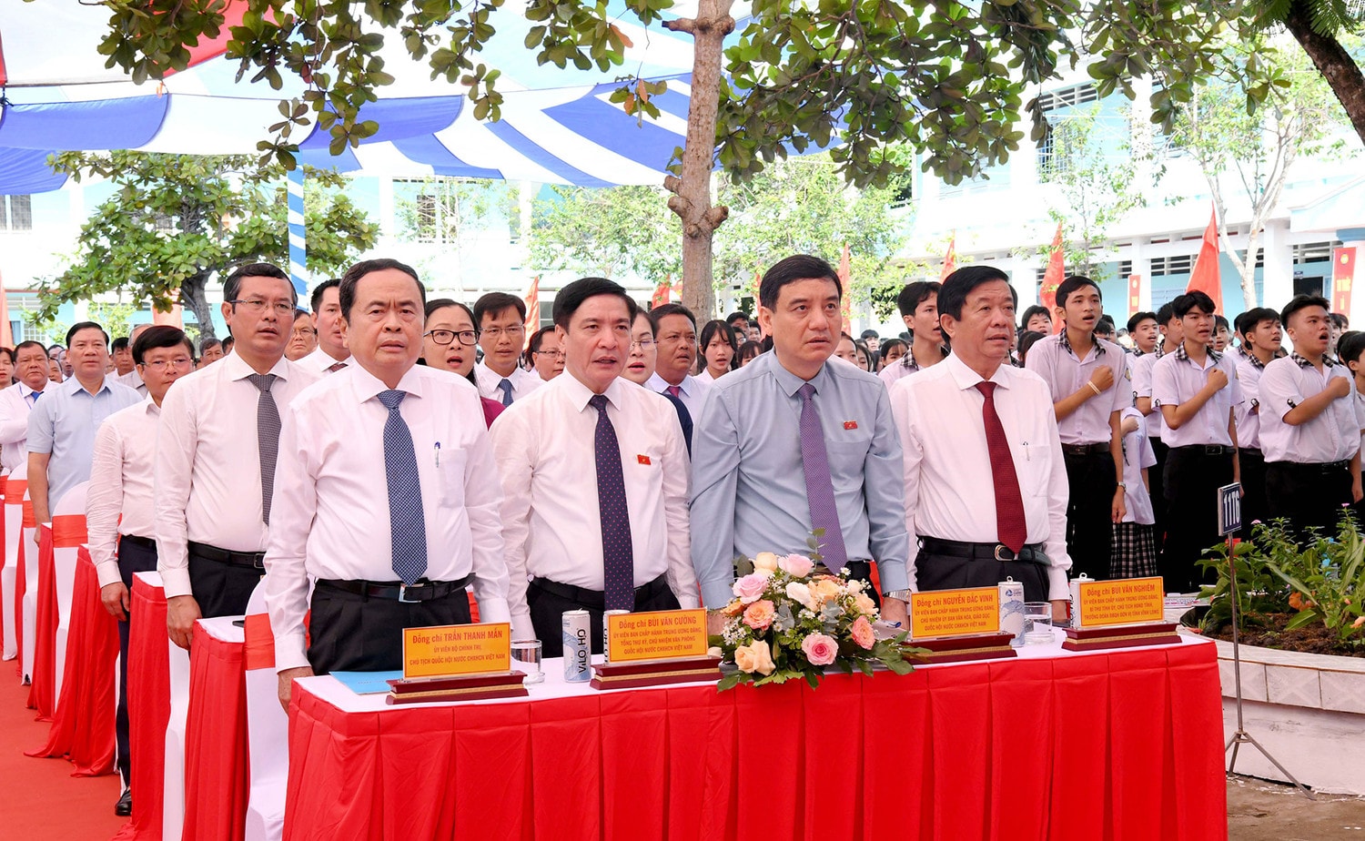 Chủ tịch Quốc hội Trần Thanh Mẫn dự Lễ khai giảng năm học 2024 - 2025 tại Trường THPT Phạm Hùng, tỉnh Vĩnh Long -0