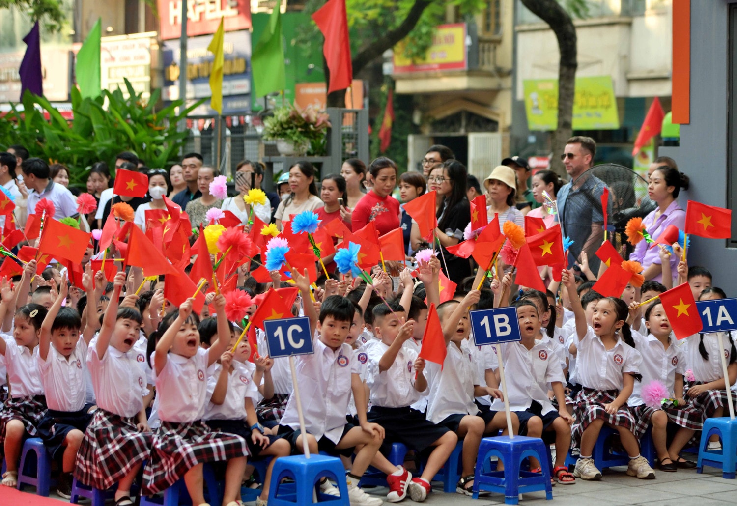 Học sinh trường Tiểu học Chu Văn An A tưng bừng đón chào năm học mới Trường Tiểu học Chu Văn An A đón bằng công nhận trường chuẩn Quốc gia -0