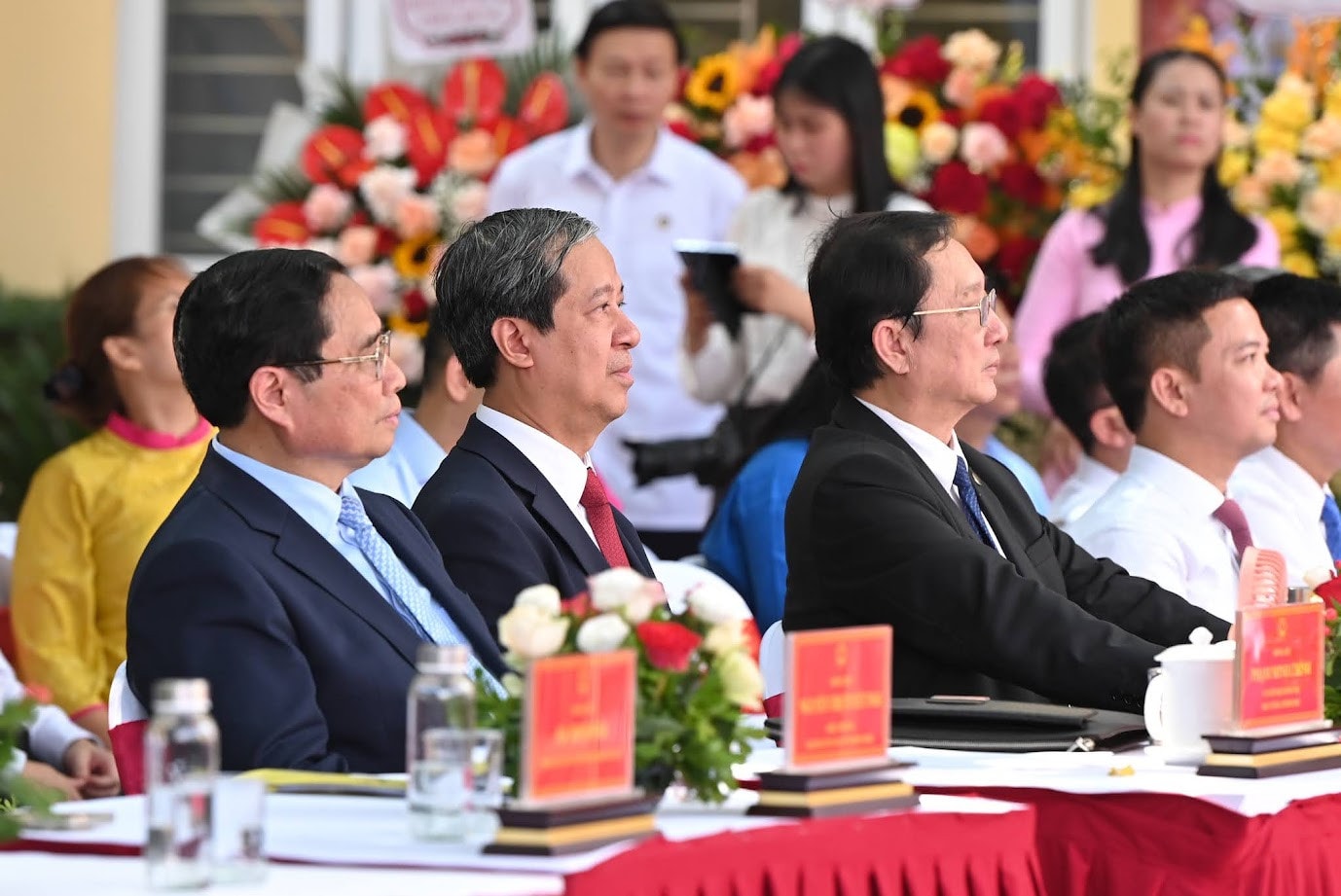 Chùm ảnh: Thủ tướng dự lễ khai giảng tại trường Nguyễn Đình Chiểu - Hà Nội -0