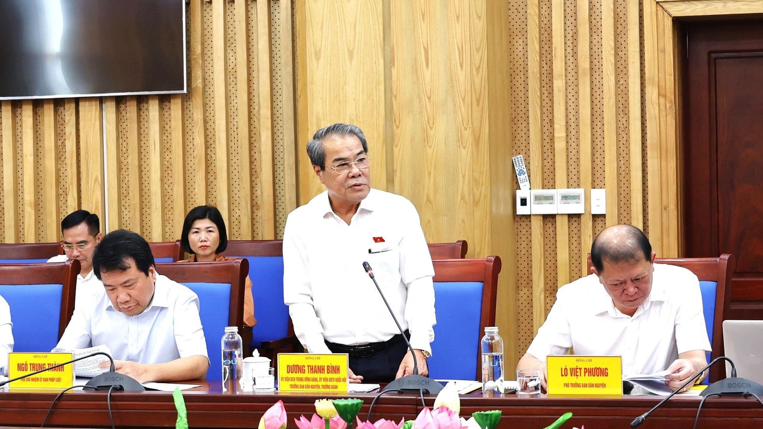 Đoàn giám sát của Ủy ban Thường vụ Quốc hội làm việc với UBND tỉnh Nghệ An -0