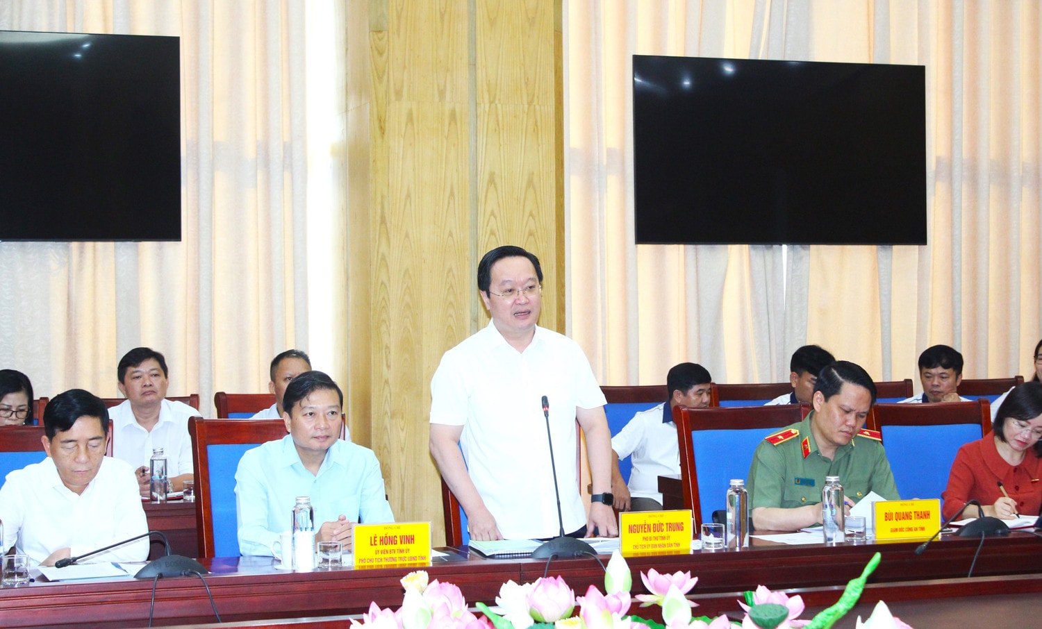 Chủ tịch UBND tỉnh Nghệ An Nguyễn Đức Trung phát biểu tại cuộc làm việc Đoàn giám sát của Ủy ban Thường vụ Quốc hội làm việc với UBND tỉnh Nghệ An -0