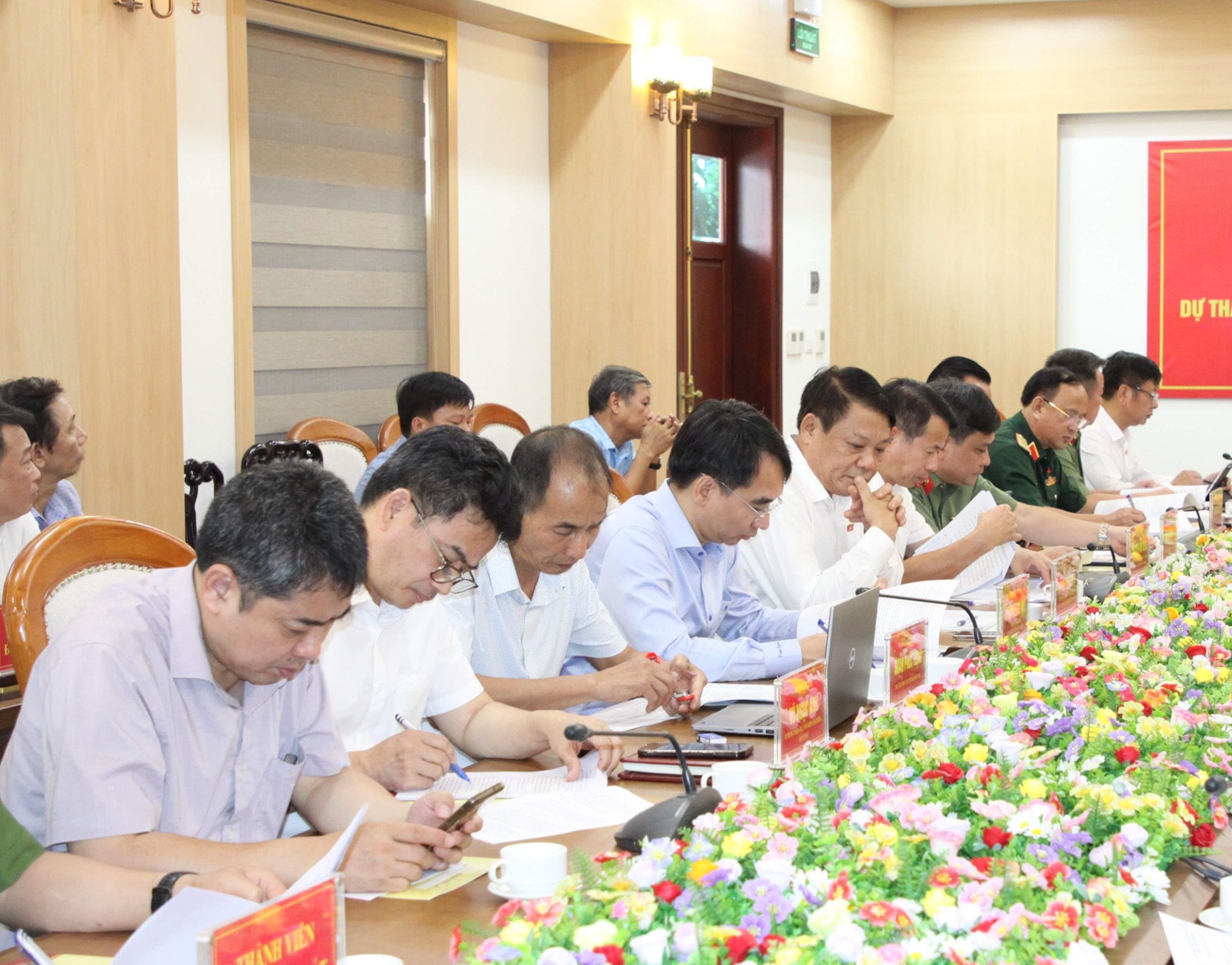 Các đại biểu tham dự cuộc làm việc Phó Chủ tịch Quốc hội, Thượng tướng Trần Quang Phương làm việc với UBND TP. Việt Trì -0