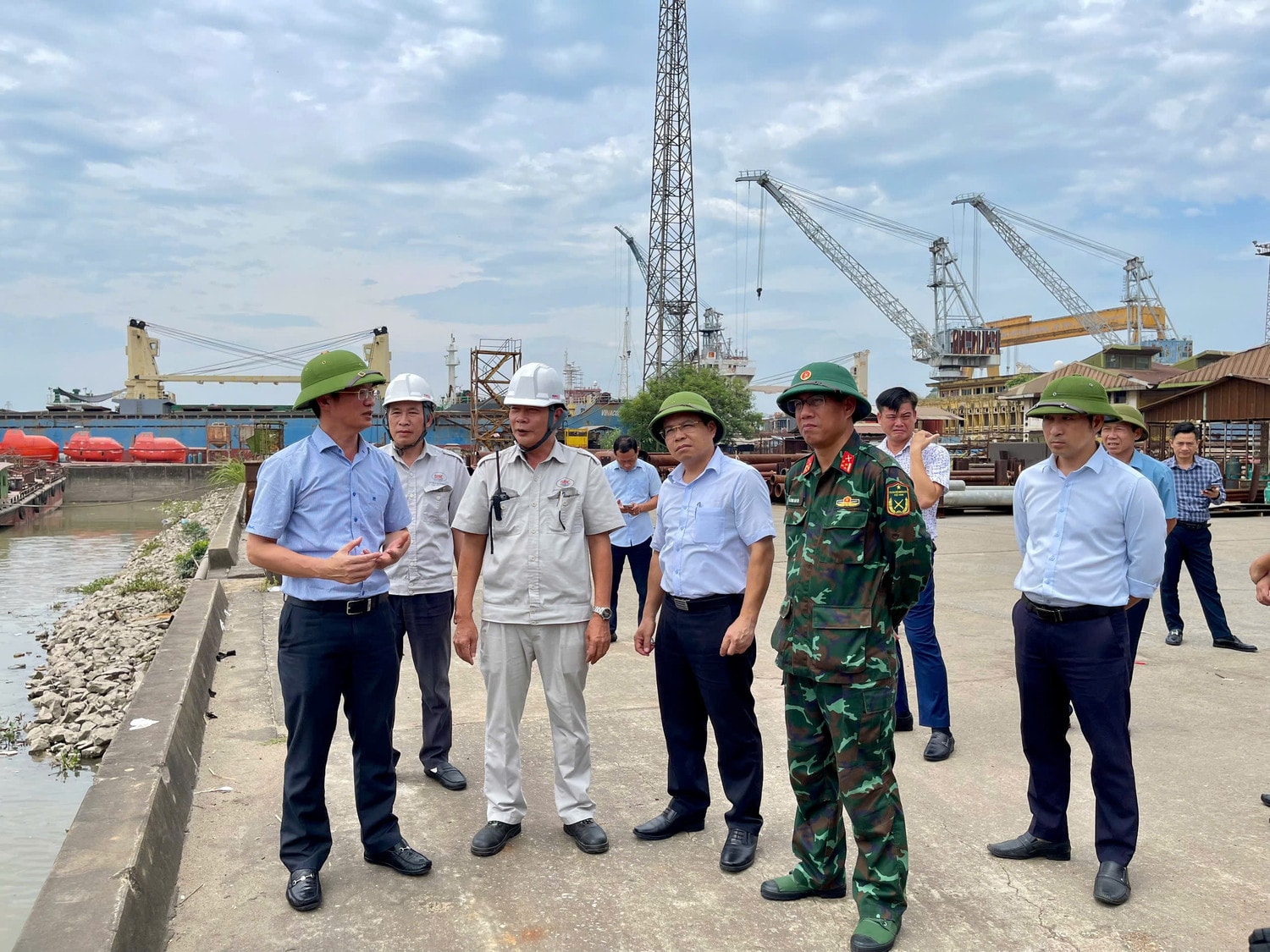 Thành phố Hải Phòng kiểm tra công tác phòng chống Bão số 3 (YAGI) -0