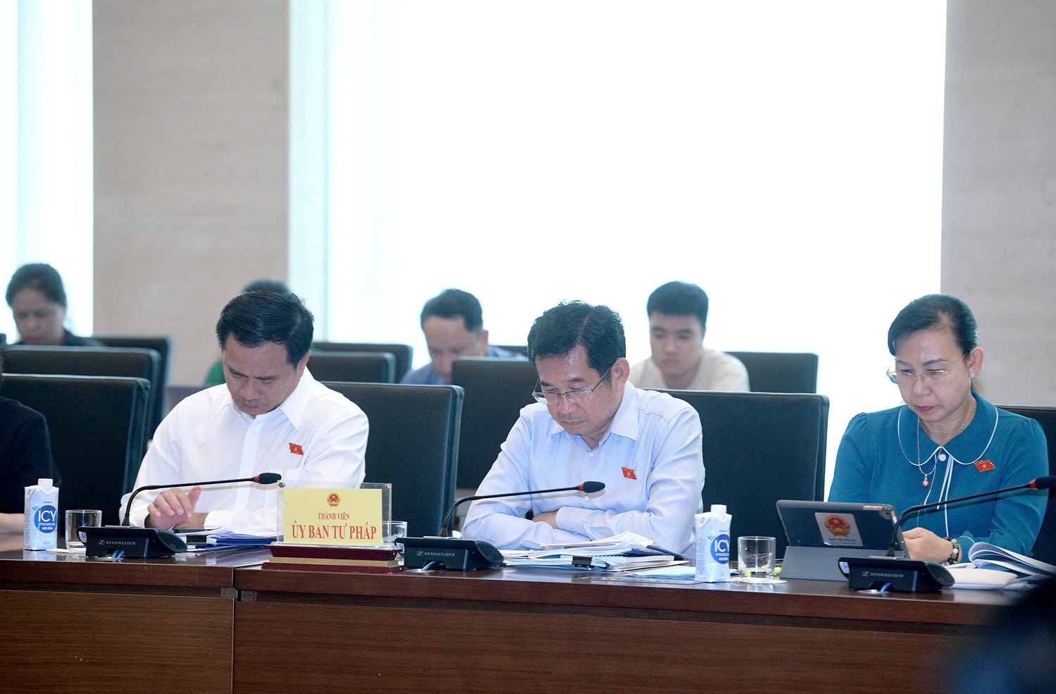 Các đại biểu tham dự phiên họp