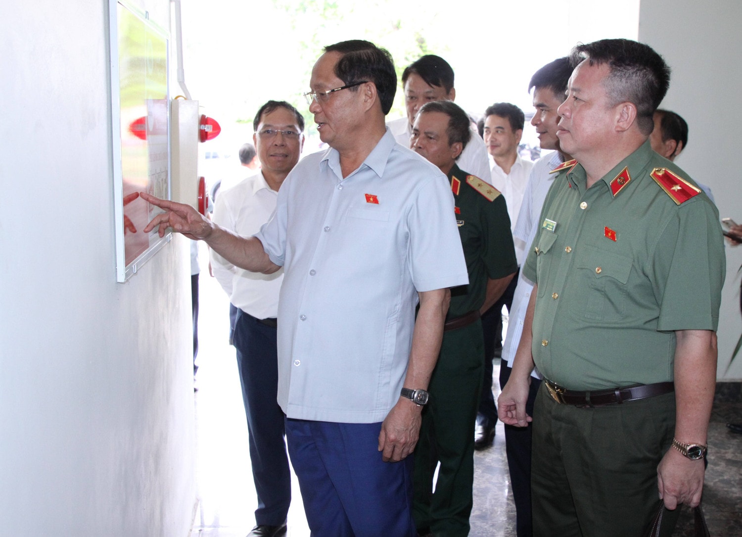 Phó Chủ tịch Quốc hội, Thượng tướng Trần Quang Phương làm việc với UBND TP. Việt Trì ảnh 5 Phó Chủ tịch Quốc hội, Thượng tướng Trần Quang Phương làm việc với UBND TP. Việt Trì