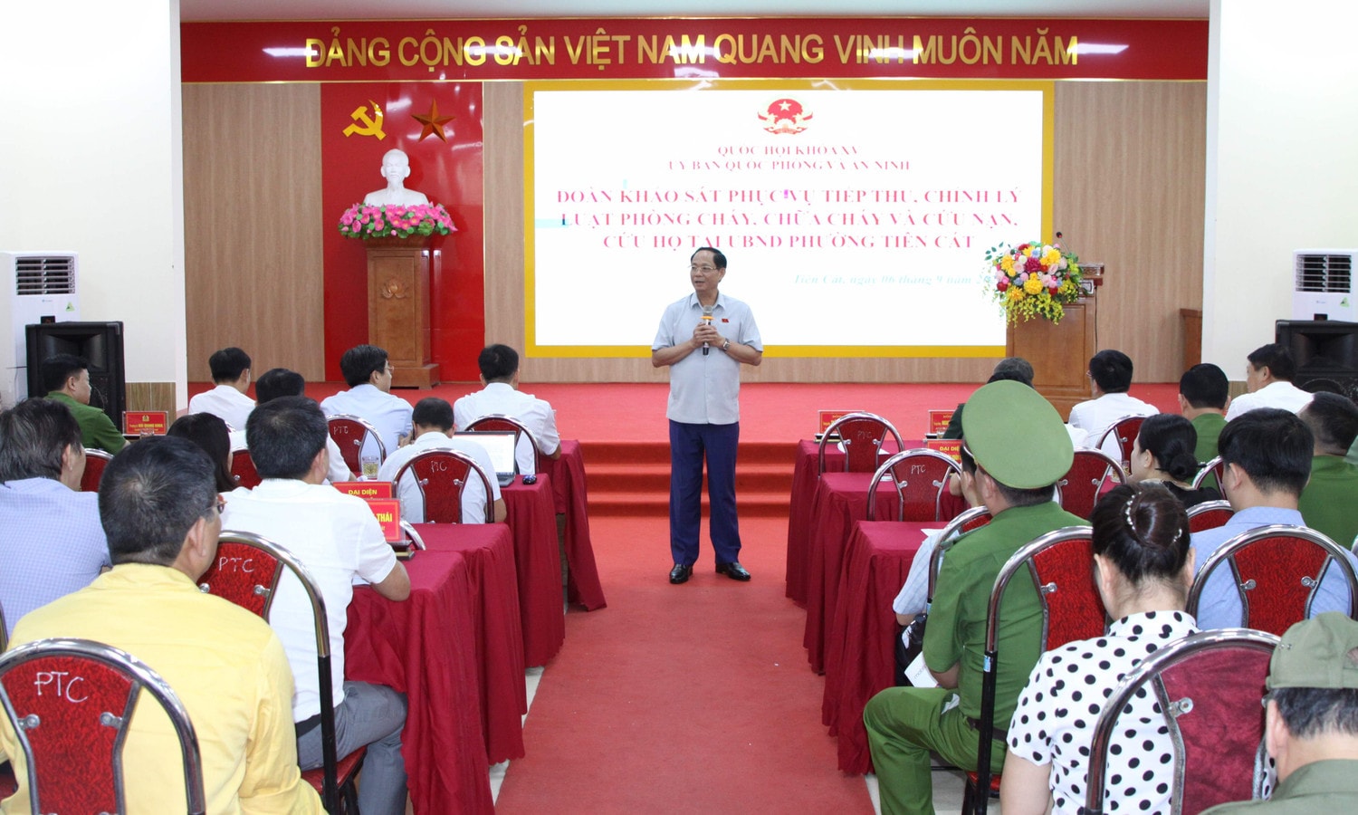 Phó Chủ tịch Quốc hội, Thượng tướng Trần Quang Phương làm việc với UBND TP. Việt Trì ảnh 6 Phó Chủ tịch Quốc hội, Thượng tướng Trần Quang Phương làm việc với UBND TP. Việt Trì
