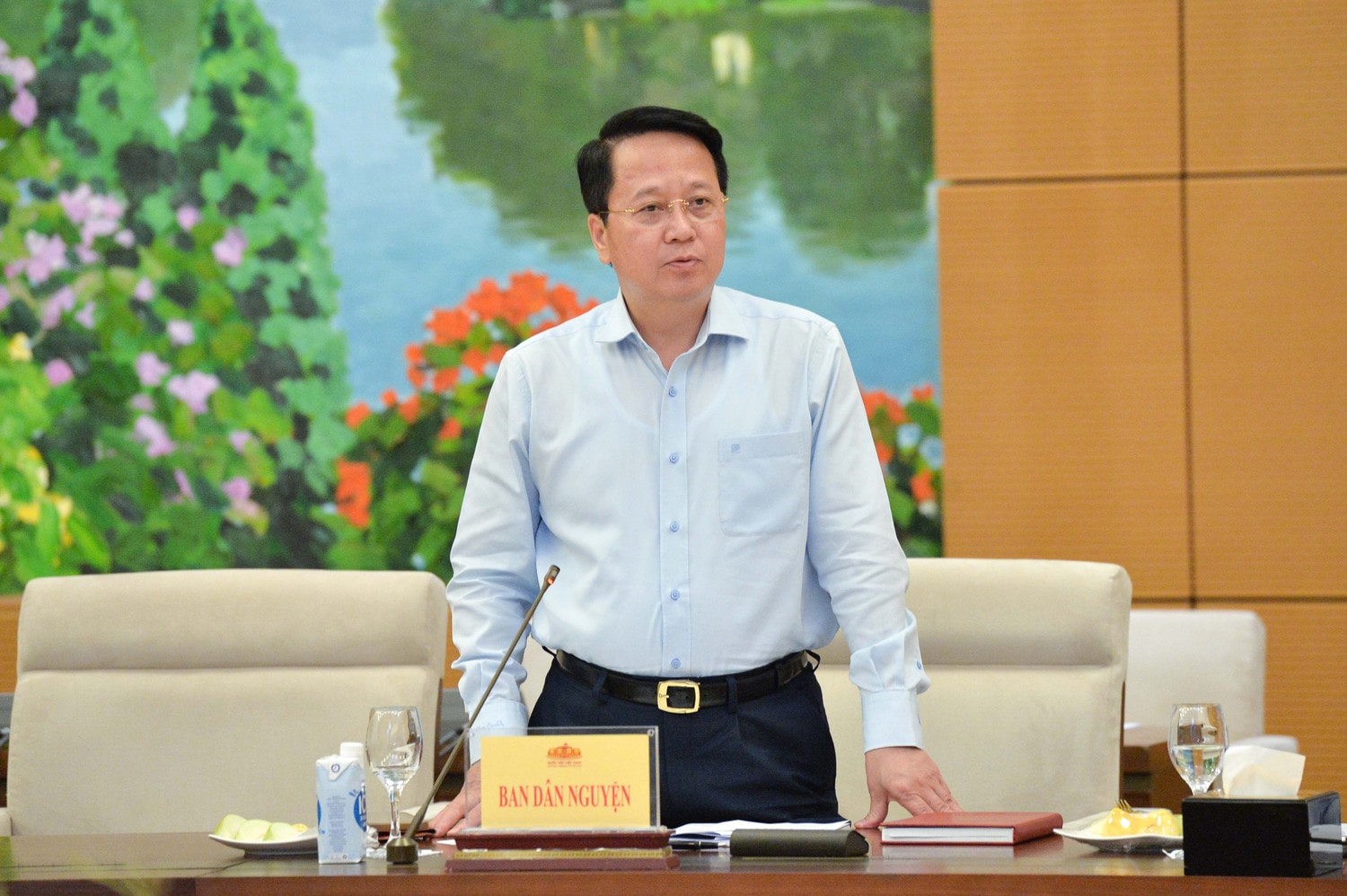 Phó Chủ tịch Quốc hội Nguyễn Khắc Định chủ trì họp giao ban giữa Lãnh đạo Quốc hội với các cơ quan của Quốc hội -4