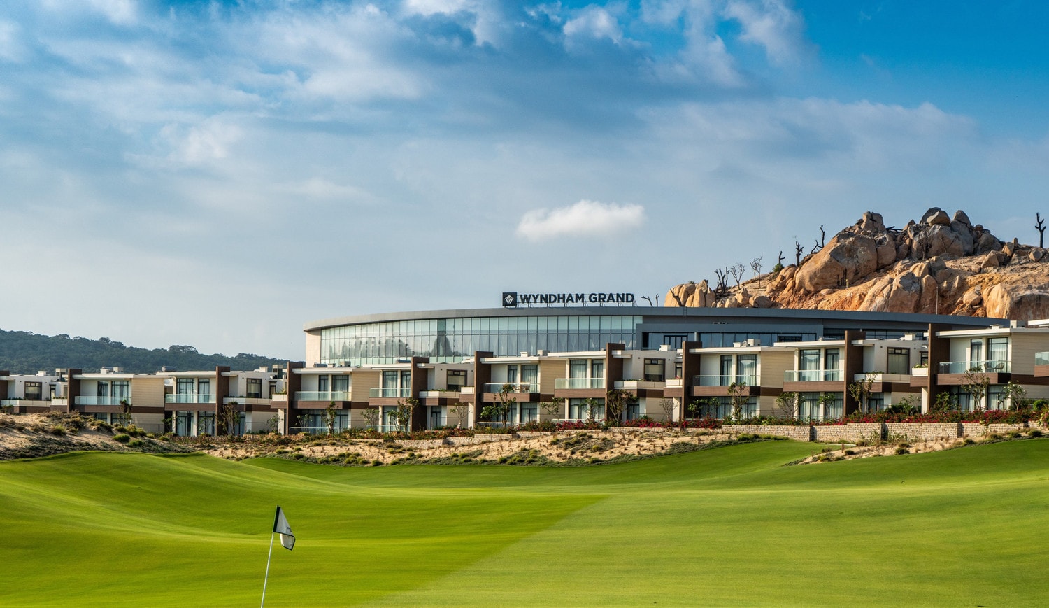Chuỗi biệt thự nghỉ dưỡng Wyndham Grand KN Paradise tọa lạc tại TP. Cam Ranh