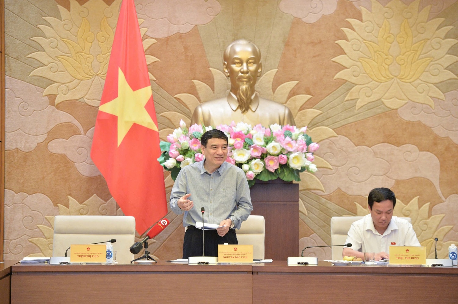 Tạo thuận lợi cho hoạt động quảng cáo phát triển