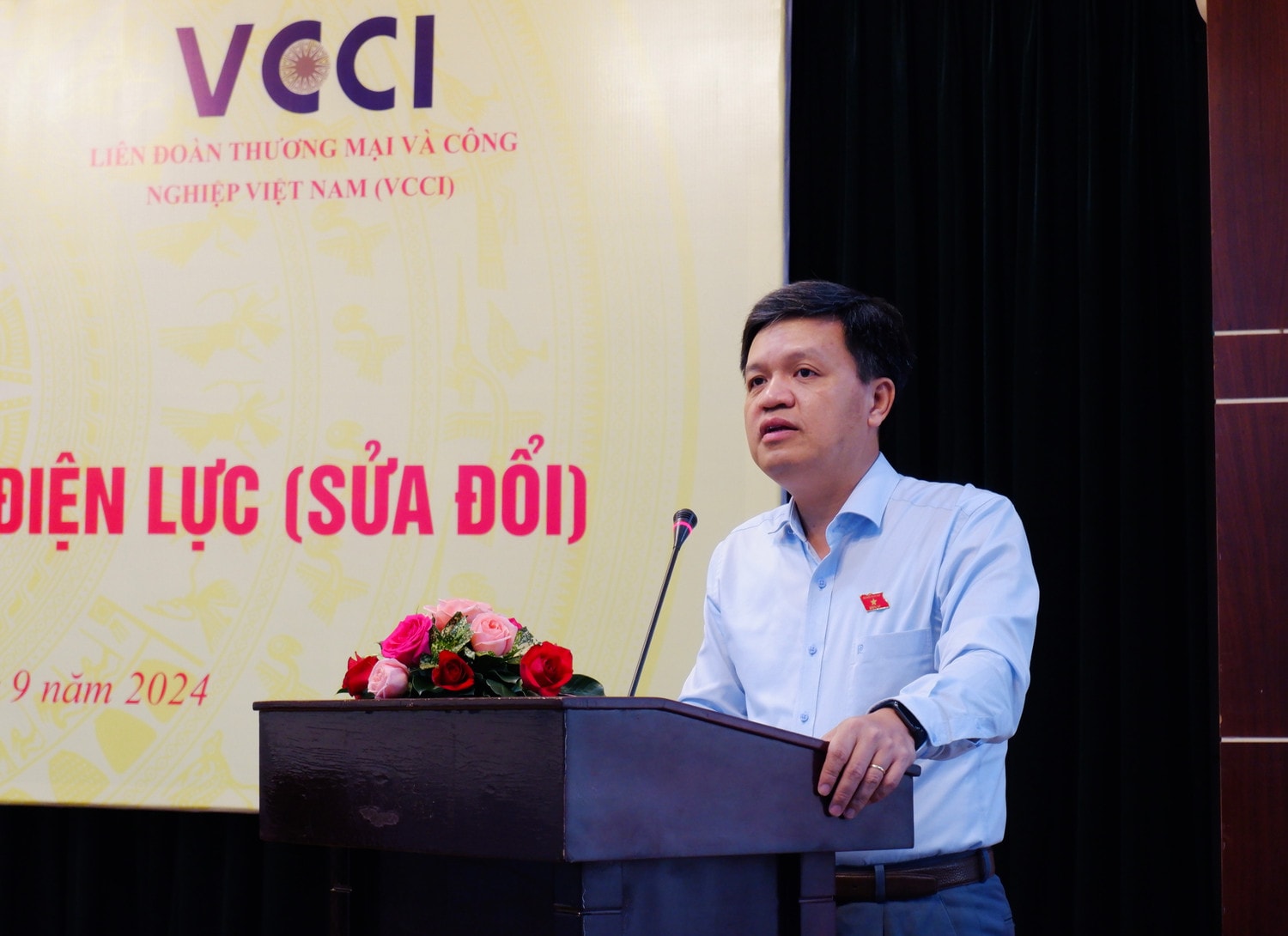 Phó Chủ nhiệm Ủy ban Khoa học, Công nghệ và Môi trường Tạ Đình Thi phát biểu tại hội thảo. Ảnh: Hoa Lê