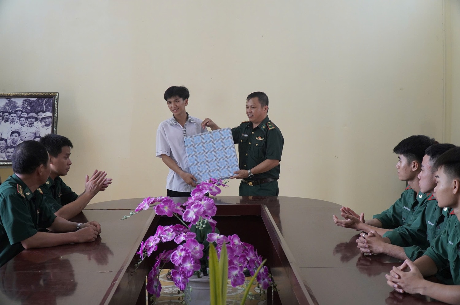 “Con nuôi Biên phòng” đỗ Học viện Biên phòng -0