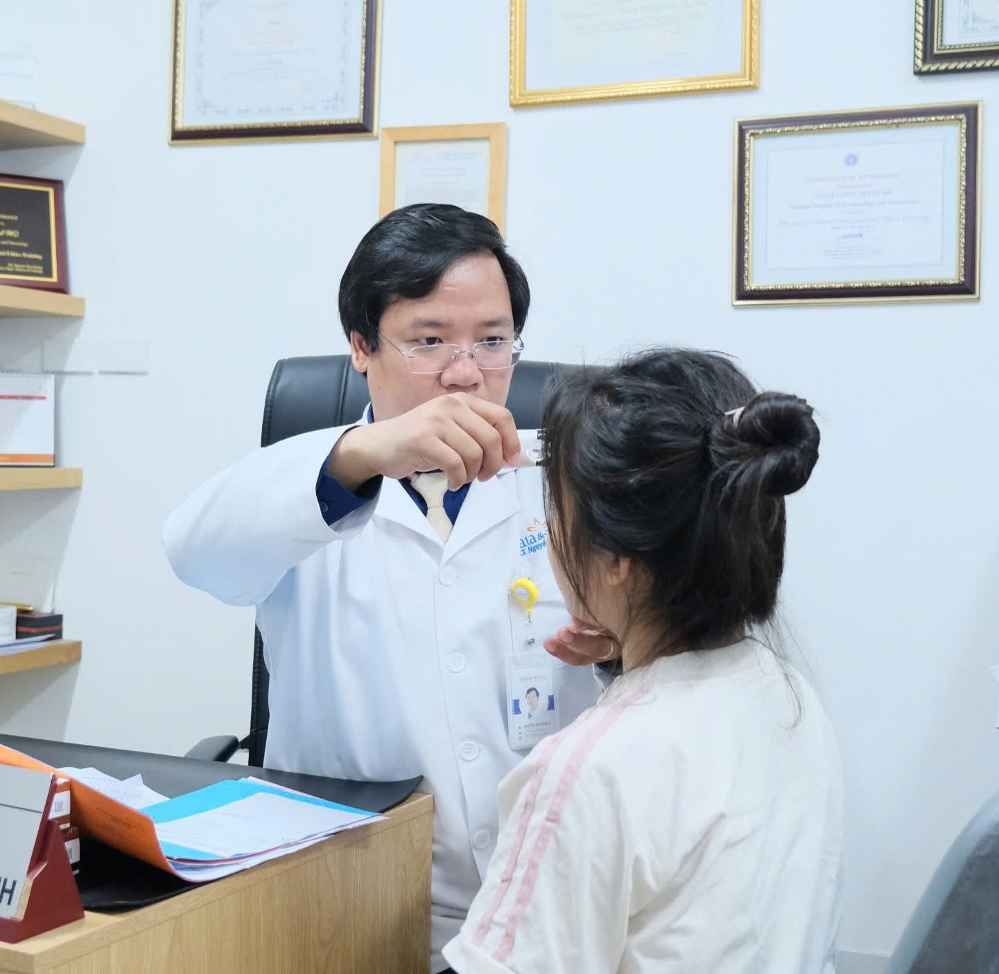 Xuất hiện mụn viêm, chảy mủ khắp mặt vì tin quảng cáo “hết mụn sau 7 ngày” -0