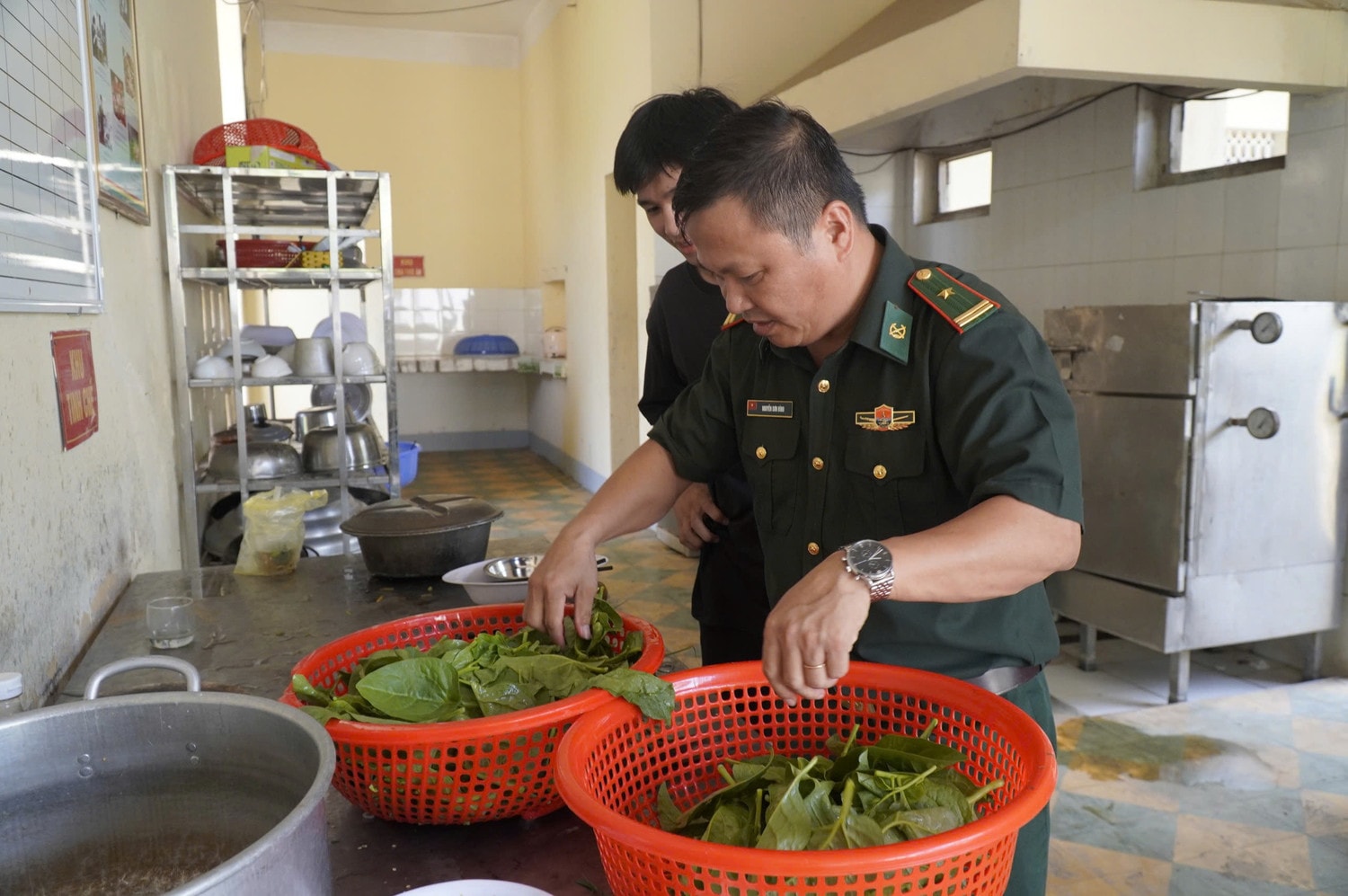 “Con nuôi Biên phòng” đỗ Học viện Biên phòng -1