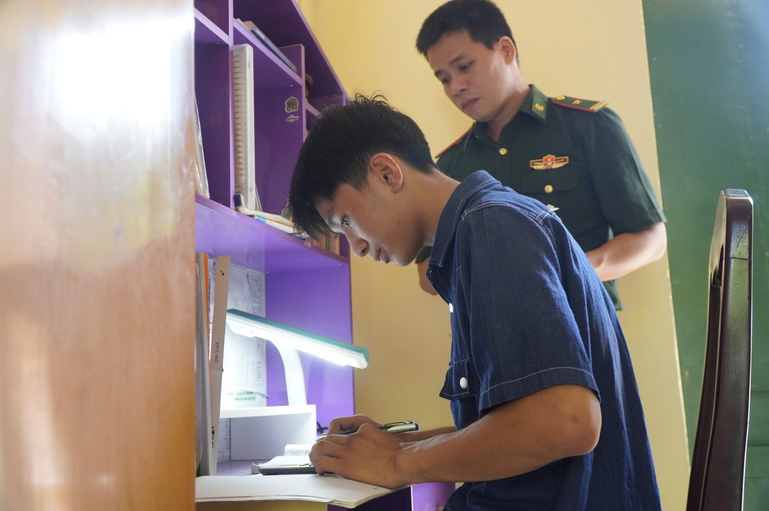 “Con nuôi Biên phòng” đỗ Học viện Biên phòng -0