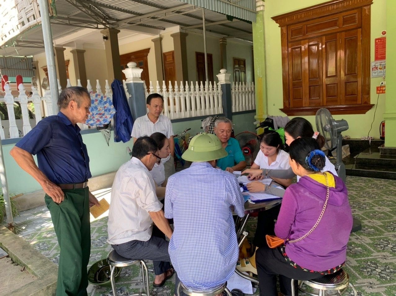 ho-tro-nguoi-dan-nhan-luong-huu-bang-dang-ky-tai-khoan-ngan-hang-tai-tp-vinh.-anh-bao-hiem-xa-hoi-nghe-an-cung-cap.jpg