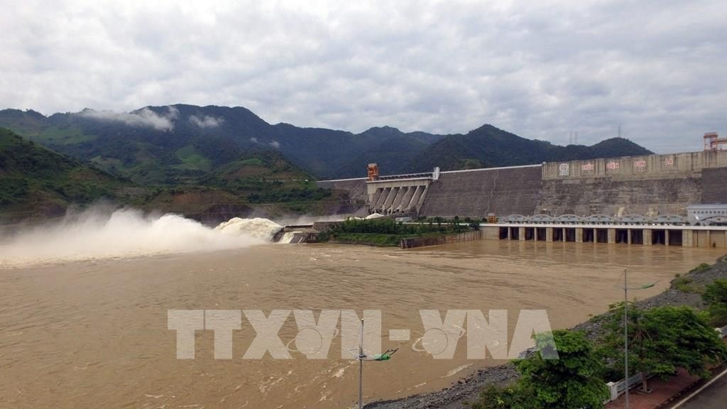 154302-thuy-dien-son-la-mo-mot-cua-xa-lu.jpg