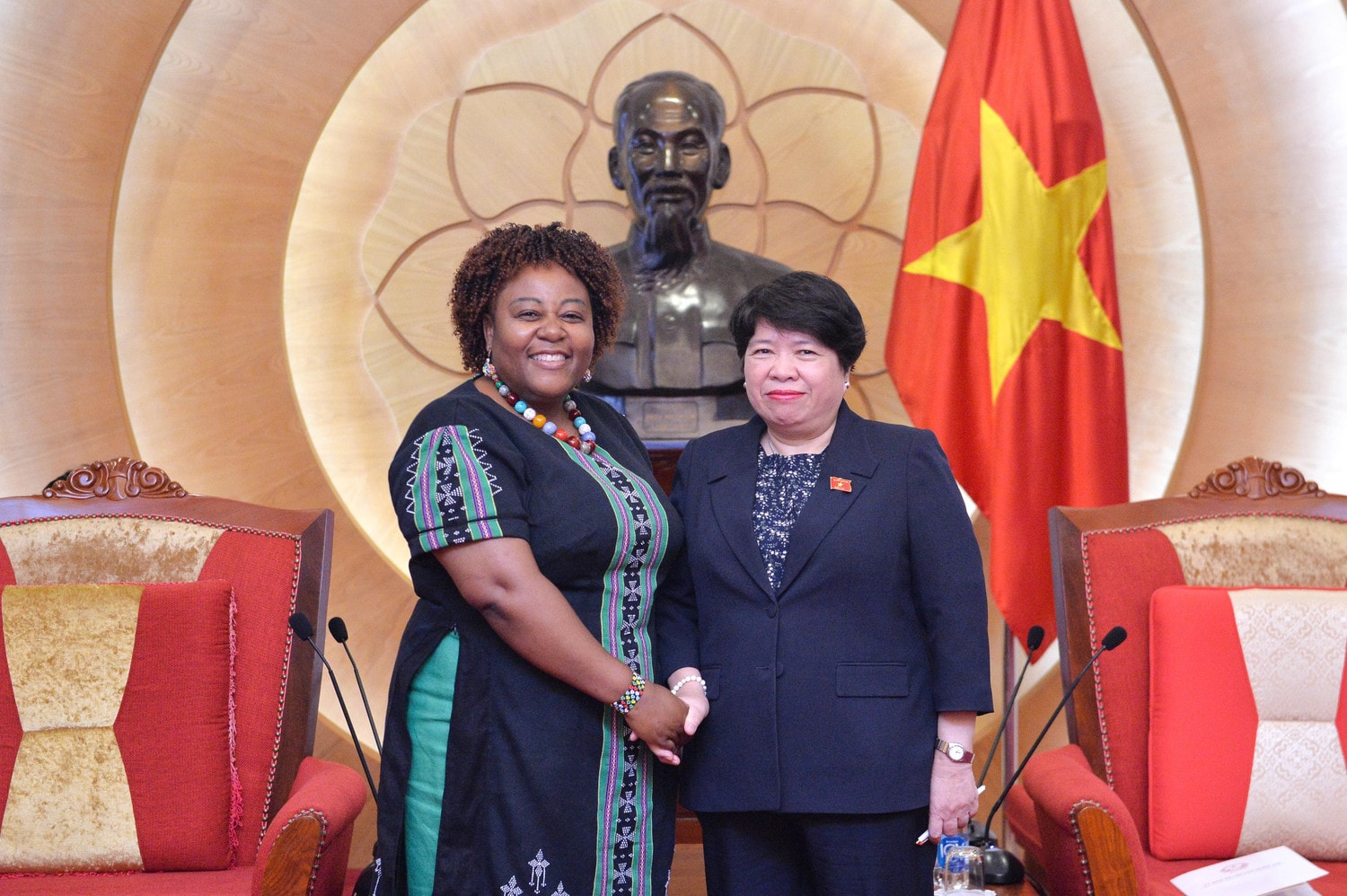 Chủ nhiệm Ủy ban Xã hội Nguyễn Thúy Anh tiếp Trưởng Đại diện UN Women tại Việt Nam 1.jpg