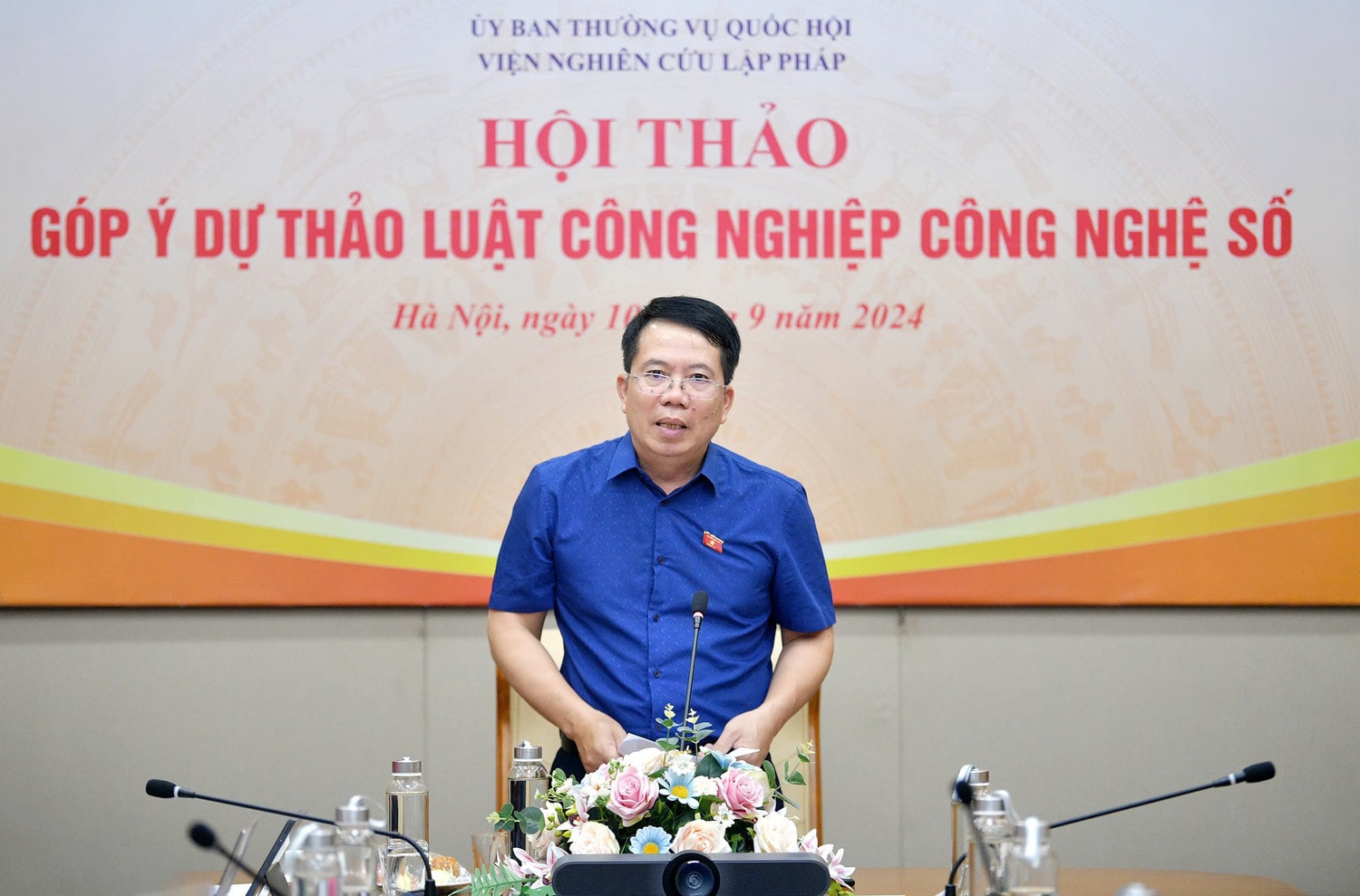 Viện trưởng Viện Nghiên cứu lập pháp Nguyễn Văn Hiển phát biểu tại hội thảo