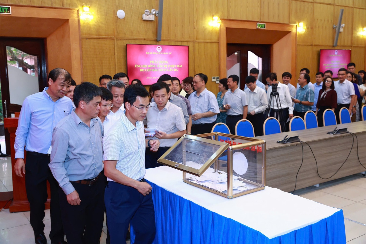 ỦNG HỘ 2.jpg
