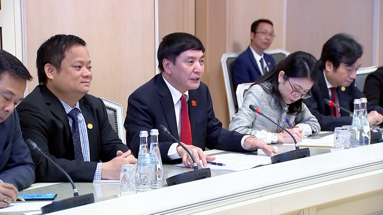 Tổng Thư ký Quốc hội Bùi Văn Cường phát biểu tại cuộc làm việc
