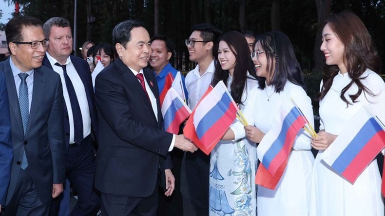 Lễ tiễn Chủ tịch Quốc hội Trần Thanh Mẫn tại sân bay Vnukovo, thủ đô Moskva, Liên bang Nga. Ảnh: TTXVN