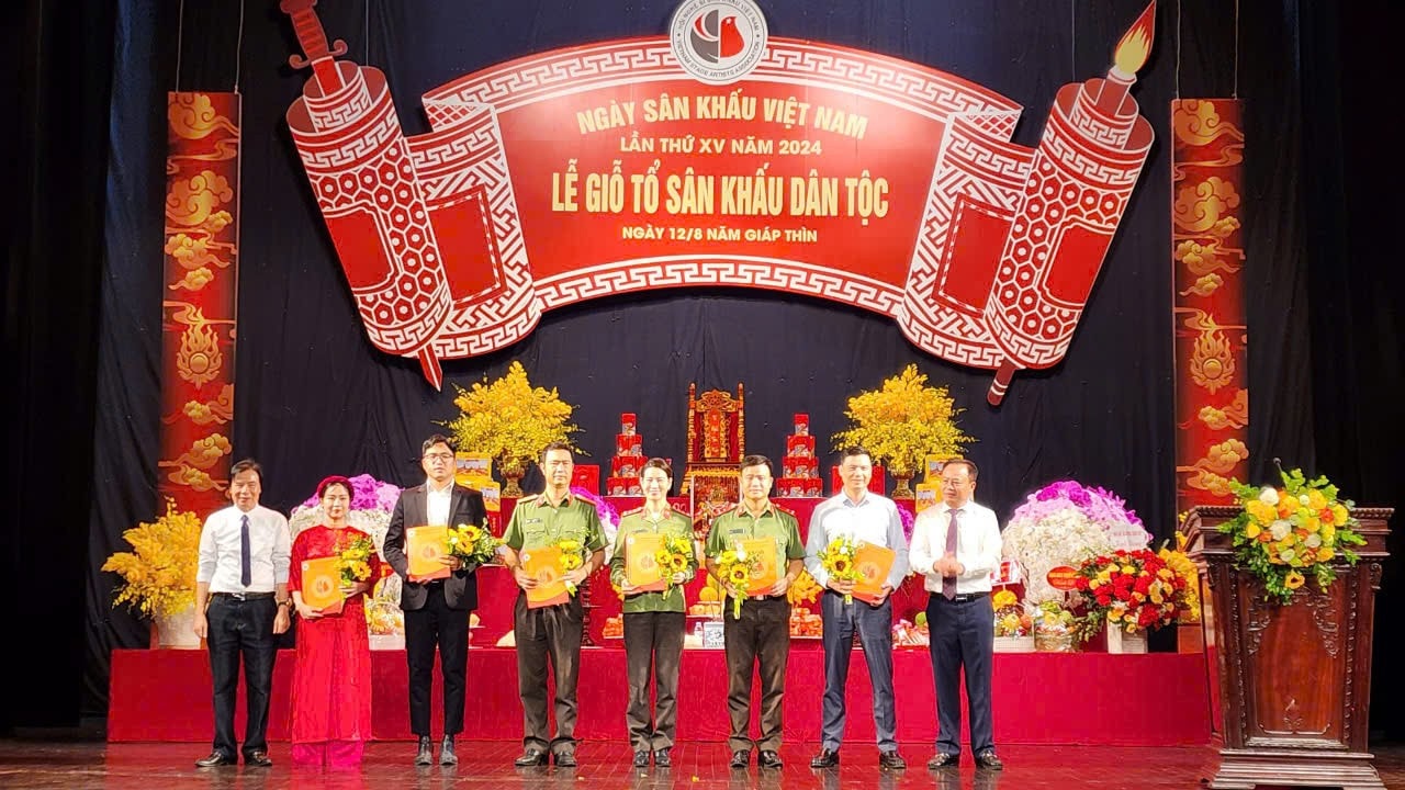 tạngok.jpg