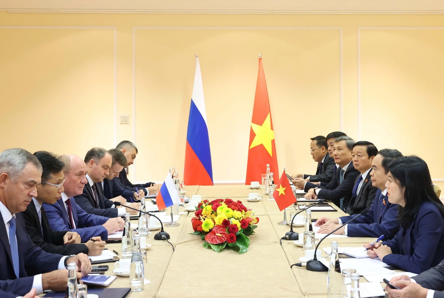 Chủ tịch Quốc hội Trần Thanh Mẫn tiếp ông Vitaly Markelov, Phó Chủ tịch Tập đoàn Gazprom