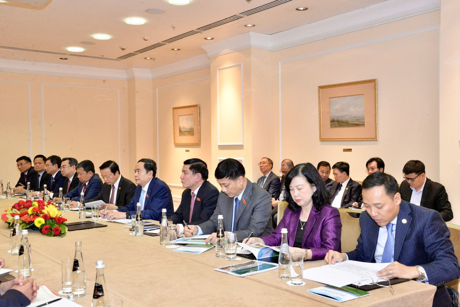Chủ tịch Quốc hội Trần Thanh Mẫn tiếp đại diện các doanh nghiệp Việt Nam tại Liên bang Nga