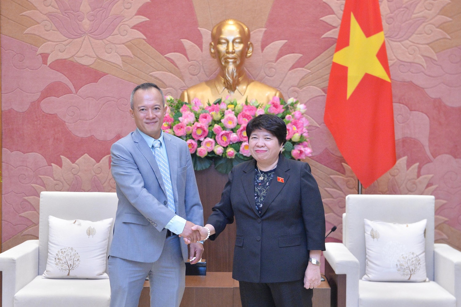 Chủ nhiệm Ủy ban Xã hội Nguyễn Thúy Anh tiếp Giám đốc điều hành PCAsia Prasnar YI