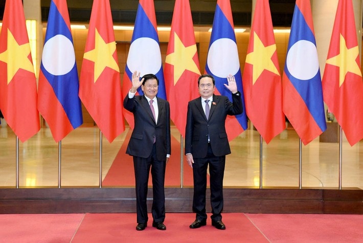 National Assembly Chairman Tran Thanh Man (R) and Lao Party General Secretary and President Thongloun Sisoulith. Photo: Lam Hien ct17-1675.jpg