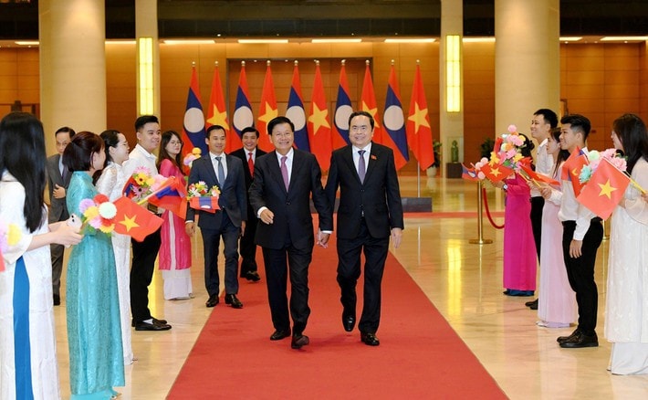 National Assembly Chairman Tran Thanh Man (R) and Lao Party General Secretary and President Thongloun Sisoulith. Photo: Lam Hien ct11-7904.jpg