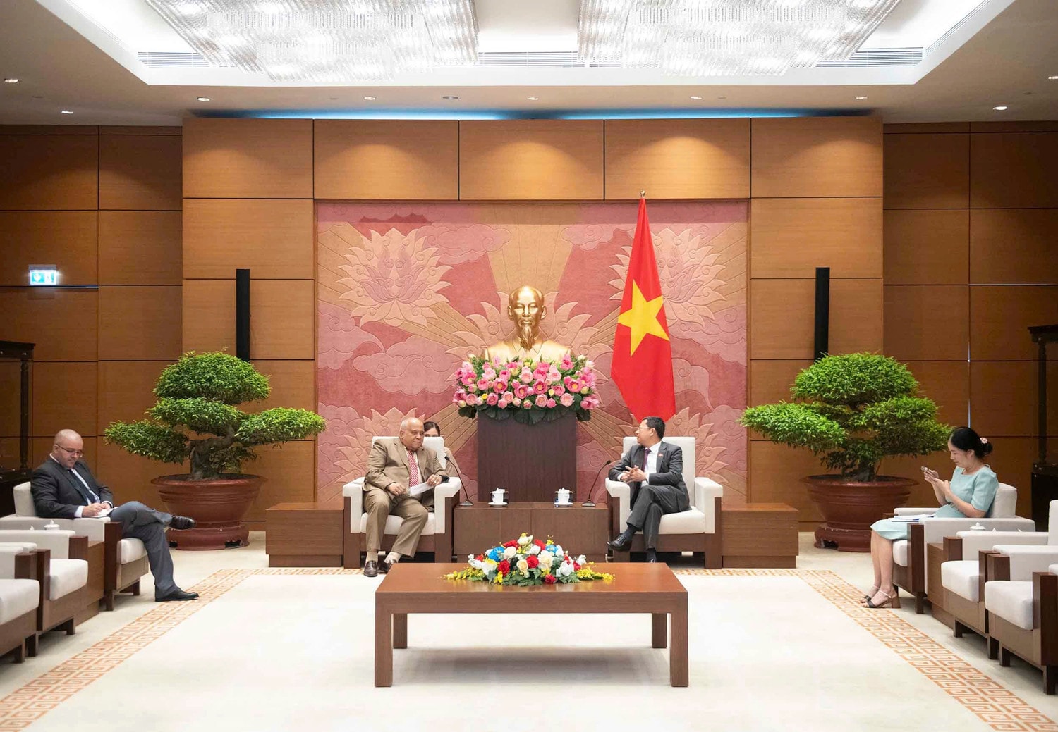 Quang cảnh cuộc tiếp